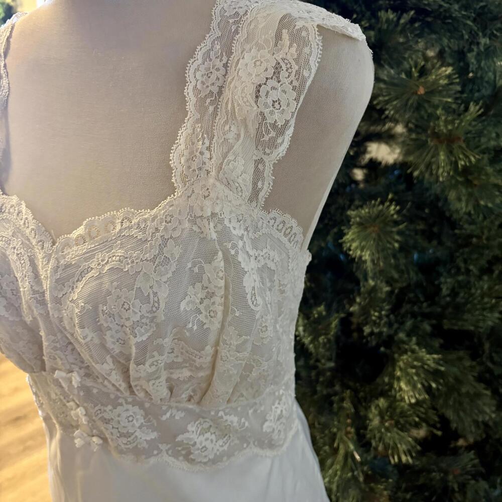 Vintage 1950's Fischer Heavenly Ivory Satin Lace Nightgown M - Picture 7 of 8